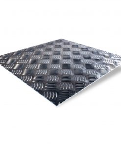 Aluminium-Riffelblech Quintett, rutschfeste Oberfläche, präziser Zuschnitt, ideal für Bodenbeläge und Verkleidungen.