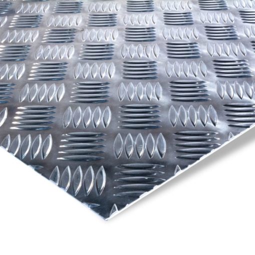 Aluminium-Riffelblech Quintett, präzise zugeschnitten, rutschfest, ideal für sichere Bodenbeläge und Verkleidungen.