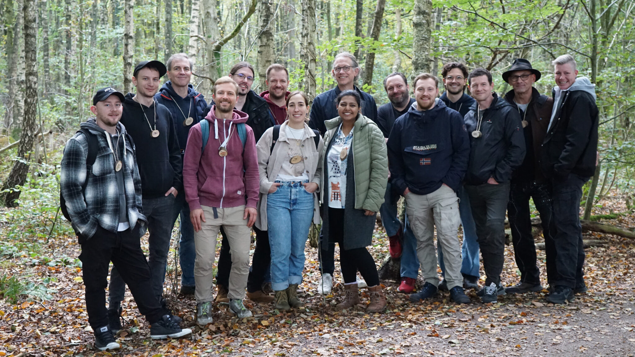 Zuschnittprofi Mitarbeiter im Wald