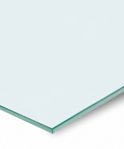 Ein klares ESG Glas liegt flach und zeigt eine saubere, transparente Glasfläche.