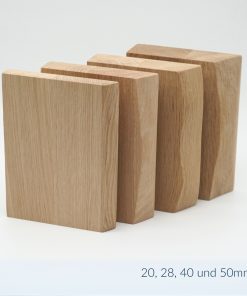 Eiche Massivholzplatte mit natürlicher Baumkante, erhältlich in unterschiedlichen Materialstärken.