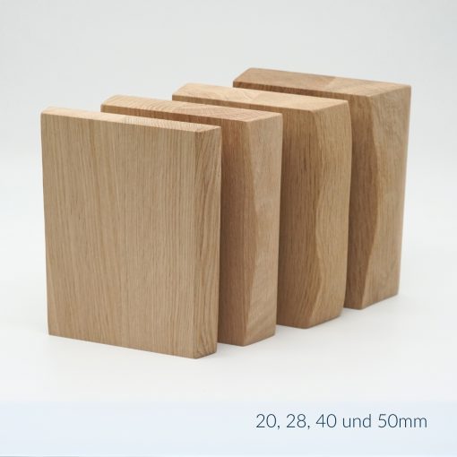 Eiche Massivholzplatte mit natürlicher Baumkante, erhältlich in unterschiedlichen Materialstärken.