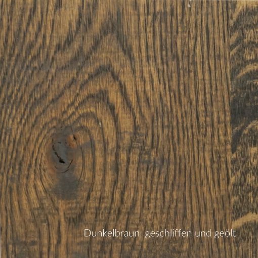 Dunkelbraun geölte Eiche Massivholzplatte mit sichtbarer Holzmaserung.