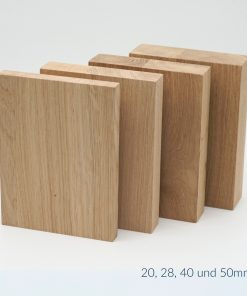 Eiche Massivholzplatte mit gerader Kante, erhältlich in unterschiedlichen Materialstärken.