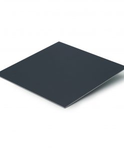 Anthrazitgraues Farbblech (RAL 7016) mit matter Oberfläche, geeignet für Innen- und Außenanwendungen.
