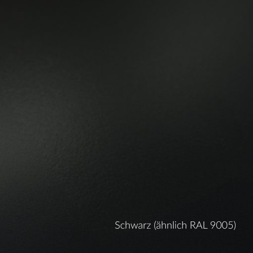 Schwarzes, mattes Aluminiumblech (RAL 9005) mit glatter Oberfläche, geeignet für Innen- und Außenanwendungen.