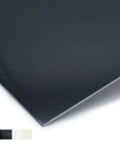 Aluminiumblech mit hochwertiger, farbiger Pulverbeschichtung, geeignet für Innen- und Außenanwendungen.