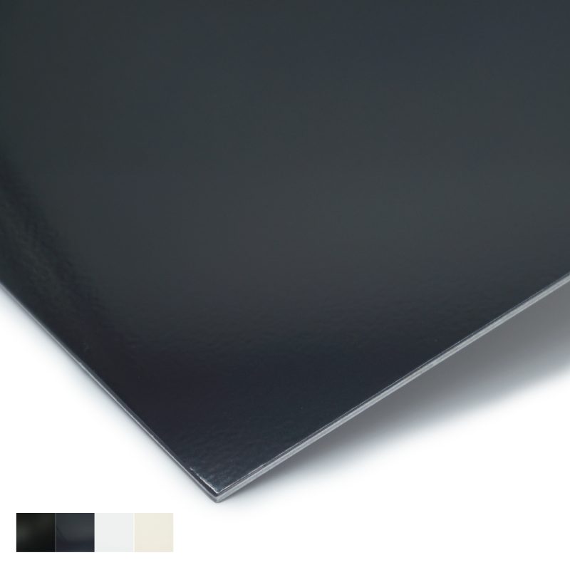 Aluminiumblech mit hochwertiger, farbiger Pulverbeschichtung, geeignet für Innen- und Außenanwendungen.