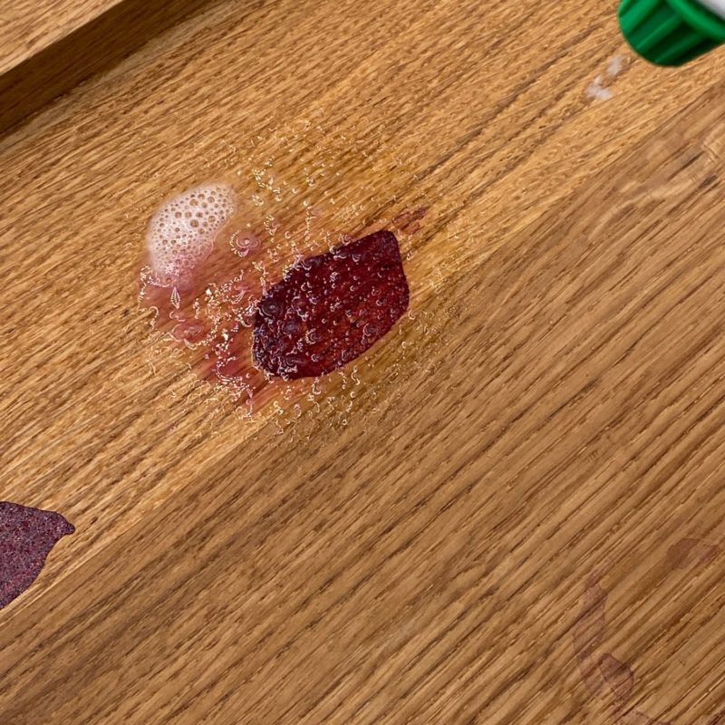 Rotweinflecken Aus Holz Entfernen