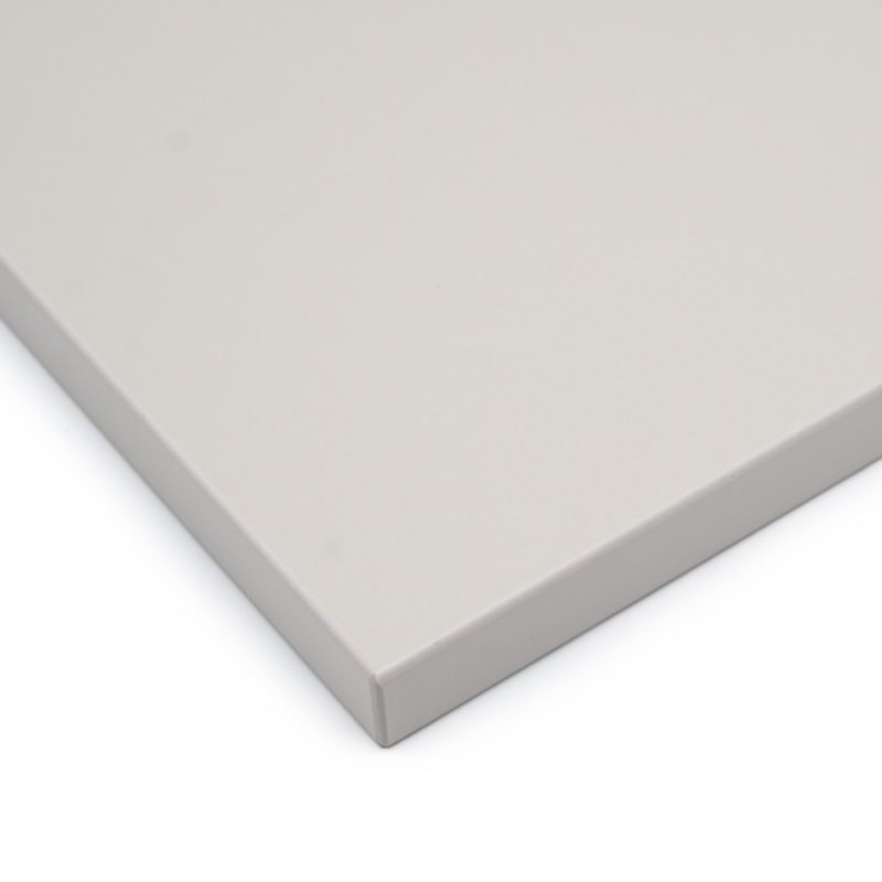 Hellgraue Dekor-Möbelbauplatte mit 2mm starker ABS-Kante für individuelle Möbelanfertigungen.