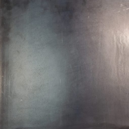 Gezundertes Schwarzstahl-Blech 3 mm als präziser Zuschnitt für Metallbau, Werkstätten und Konstruktionen.