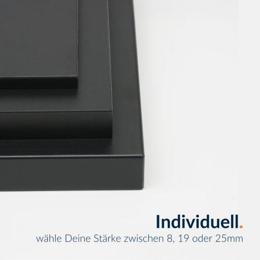 Verschiedene Stärken der Farbe schwarz von Dekorplatten.